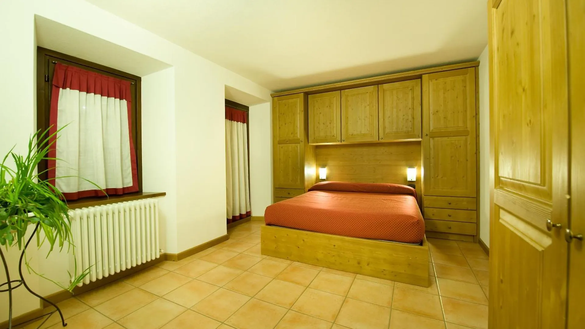 Aparthotel Residence Deborah Madesimo