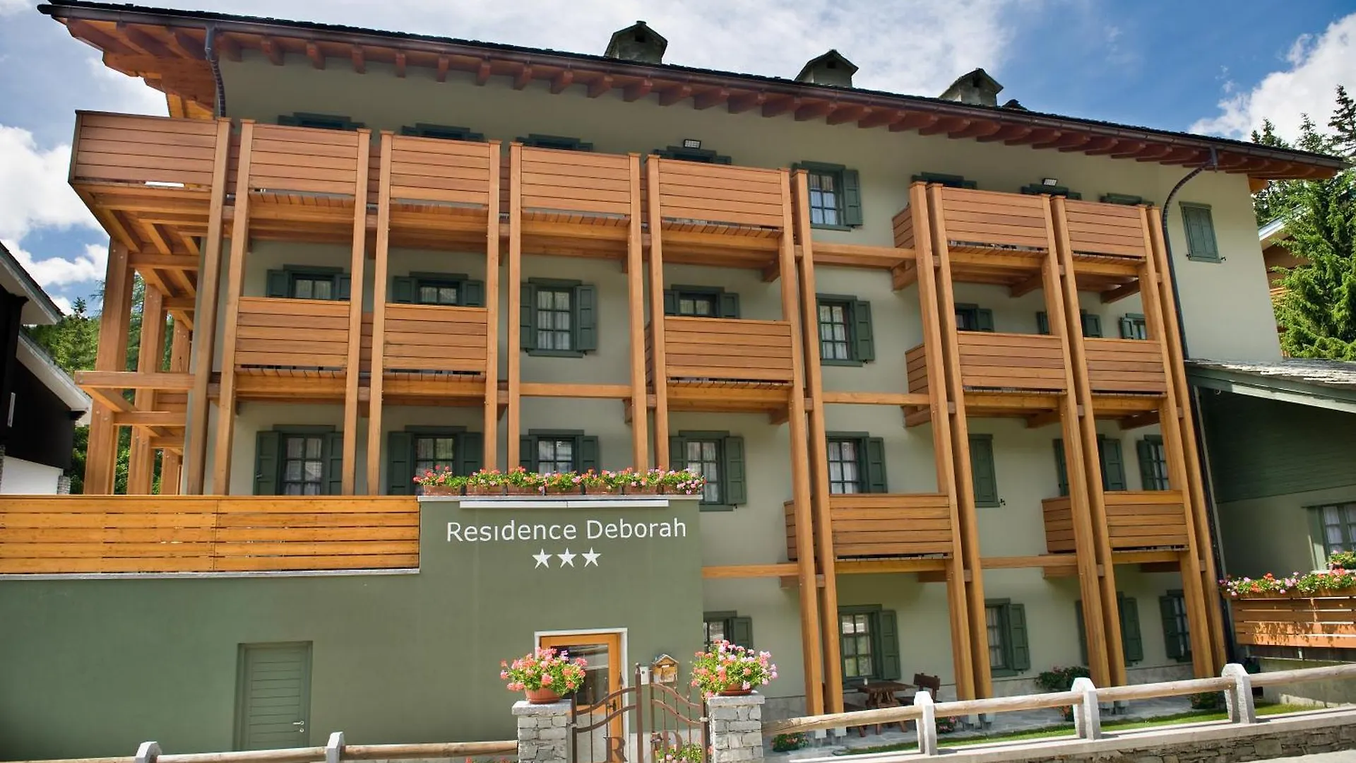 Residence Deborah Madesimo Aparthotel